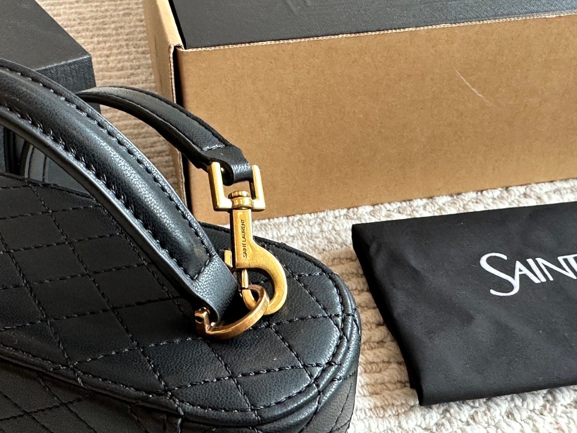 Exquisite leather small box bag