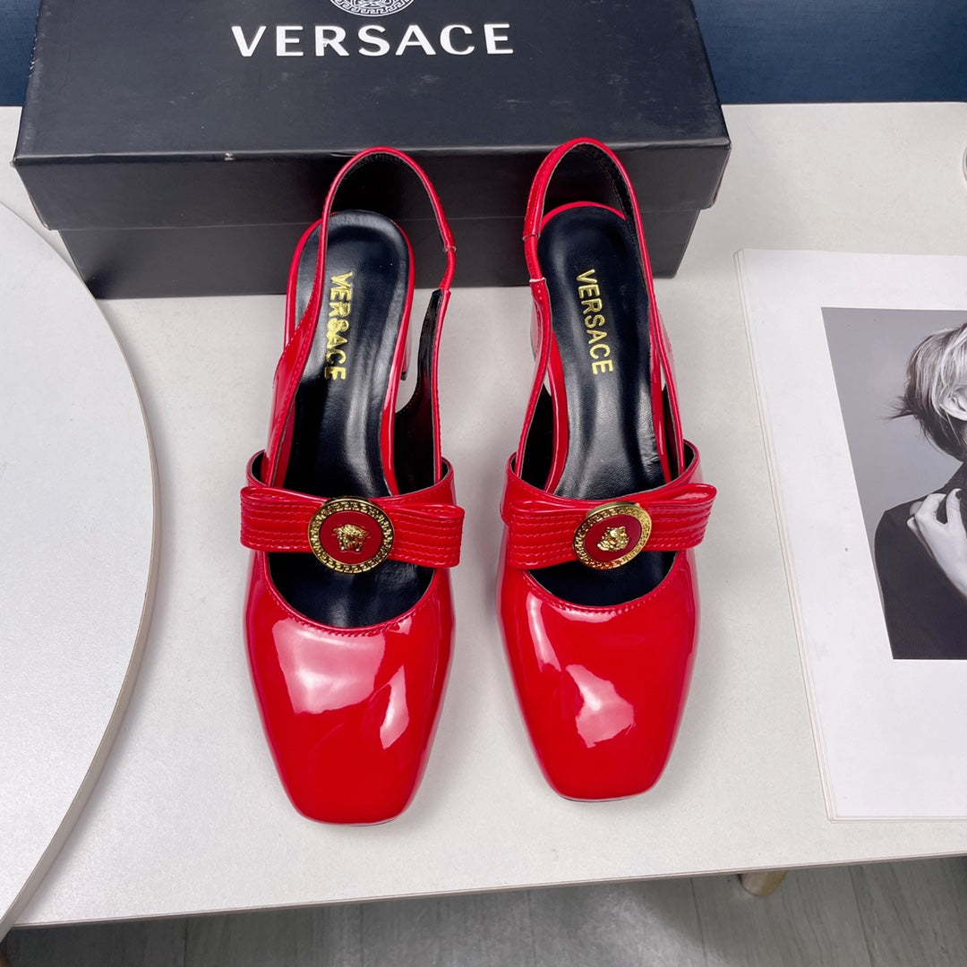 Square-toe block heel Mary Jane