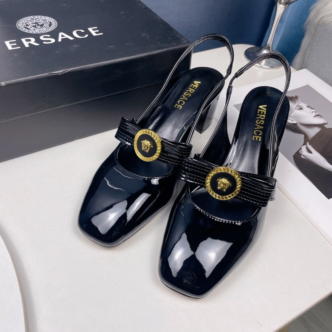 Square-toe block heel Mary Jane