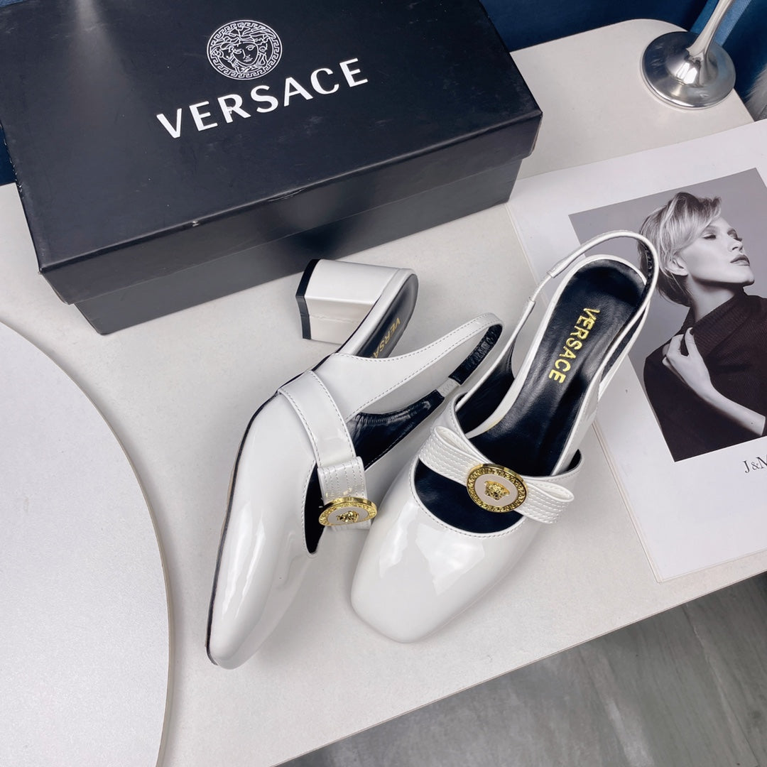 Square-toe block heel Mary Jane