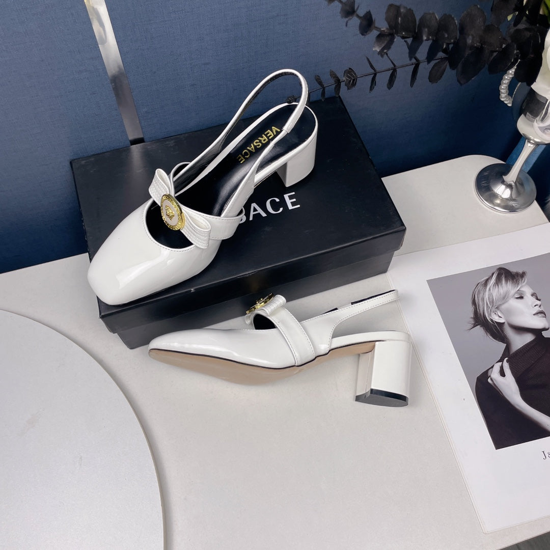 Square-toe block heel Mary Jane