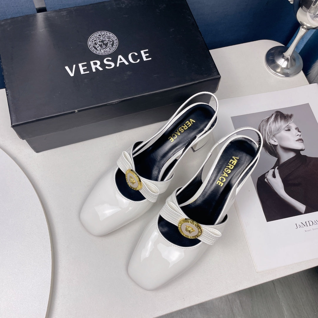 Square-toe block heel Mary Jane