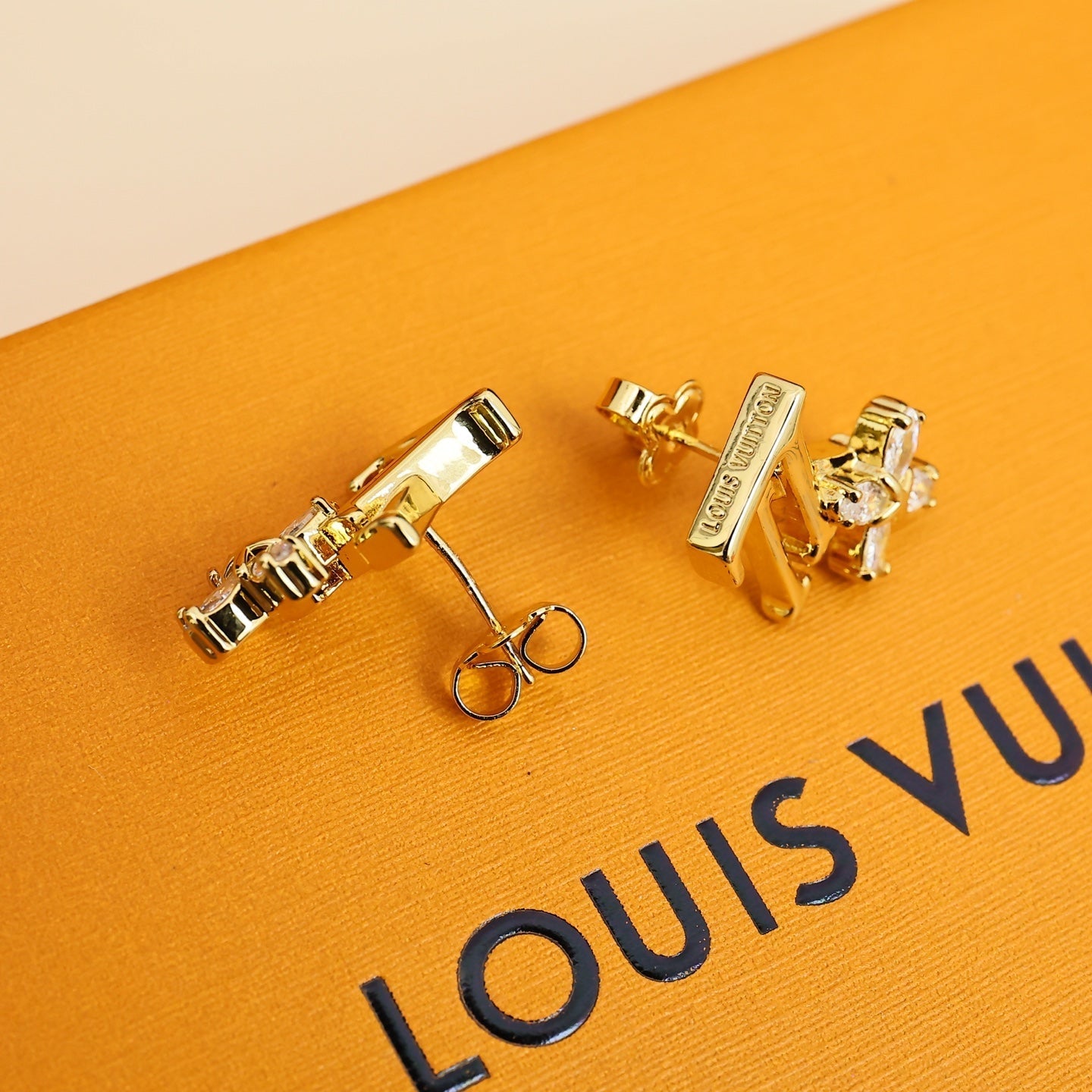 Full Diamond Four-leaf Clover Earrings