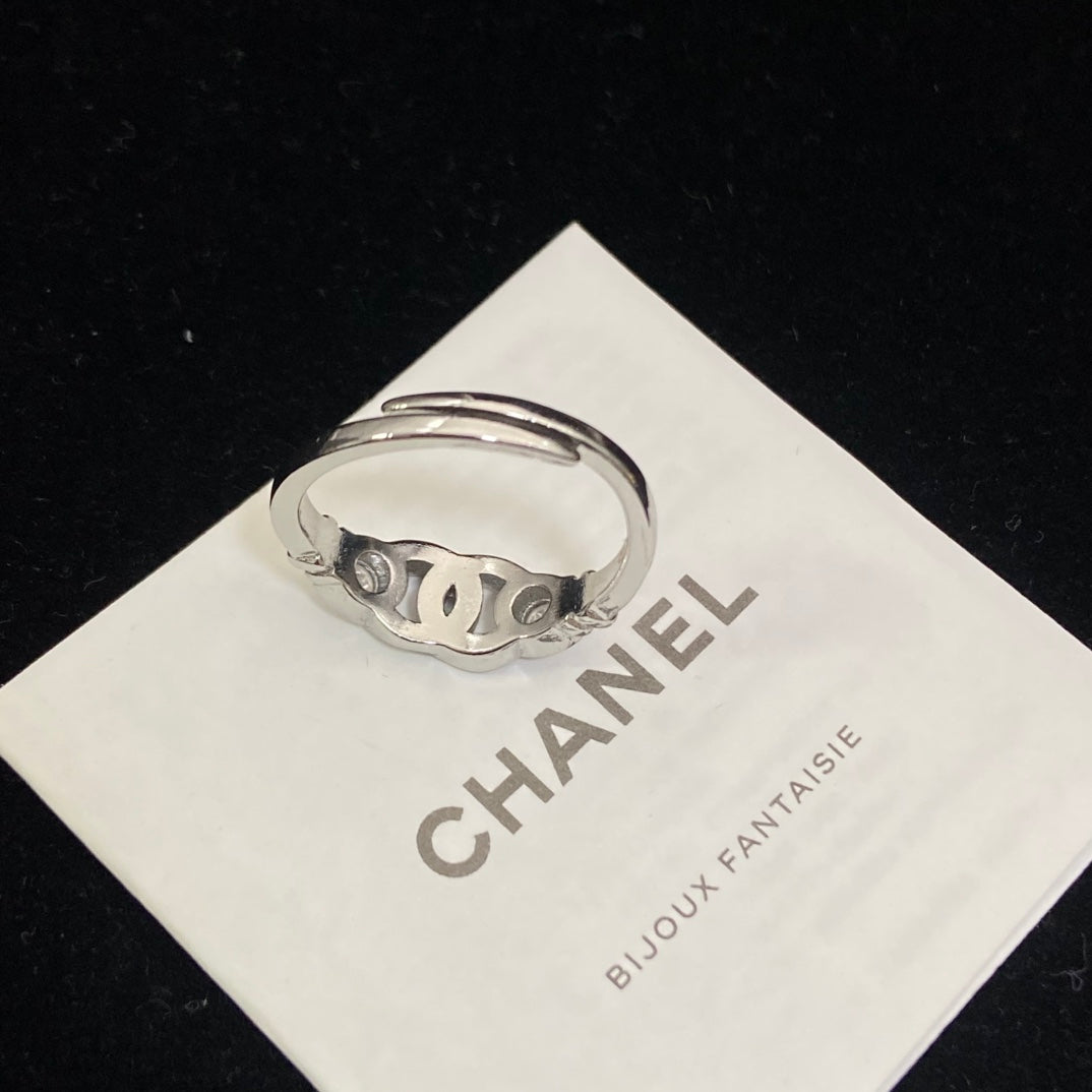 Adjustable White Enamel Diamond Ring