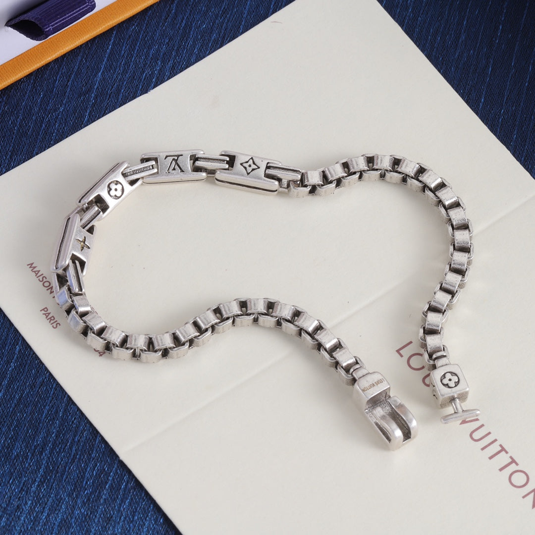 Square metal bracelet