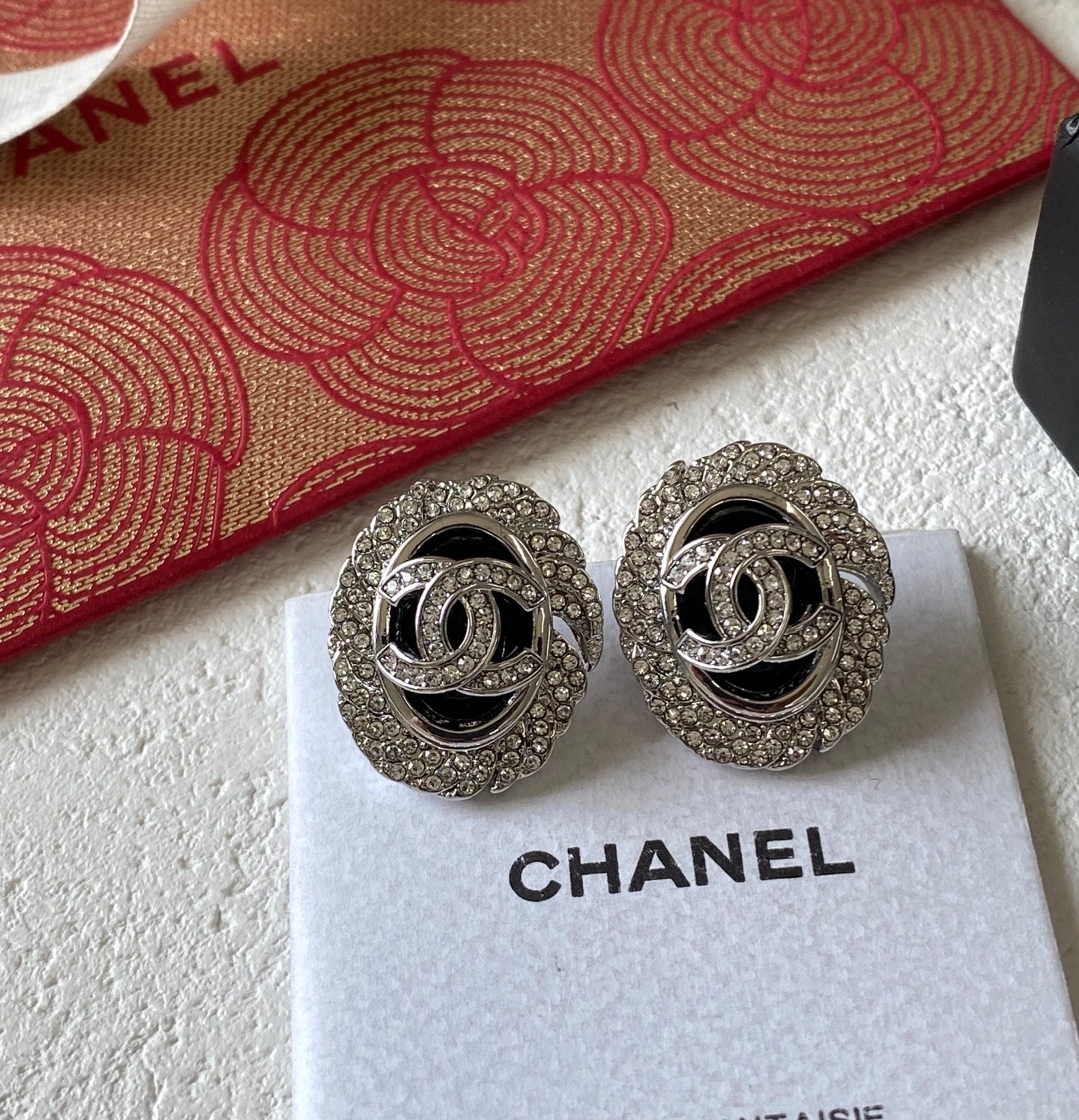 Fashionable black crystal earrings