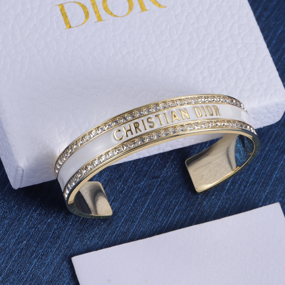 Diamond enamel open bracelet