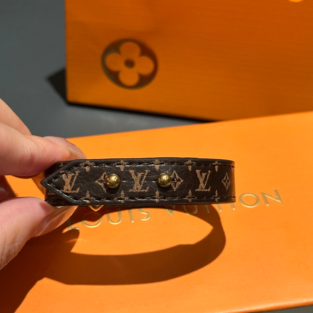 Heart lock leather bracelet