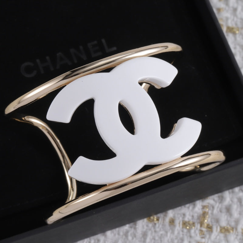 Gold enamel openwork letter bracelet