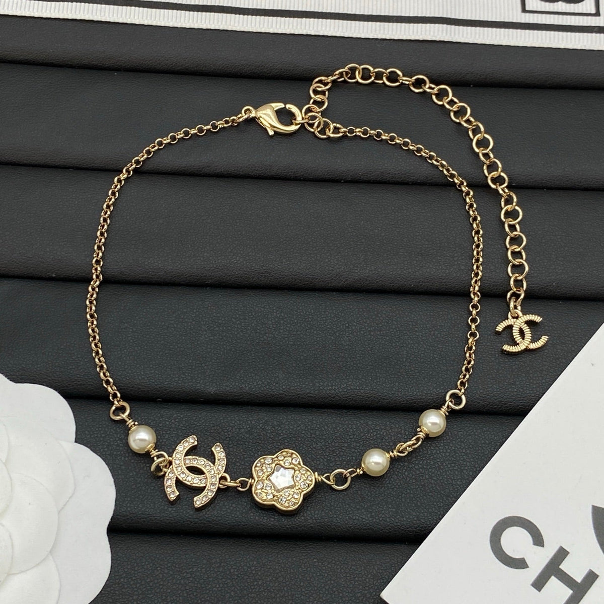 Elegant diamond necklace