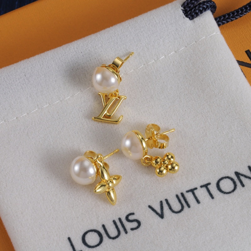 Pearl Flower Earrings Three-piece Set