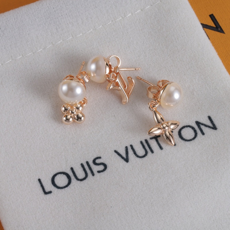 Pearl Flower Earrings Three-piece Set