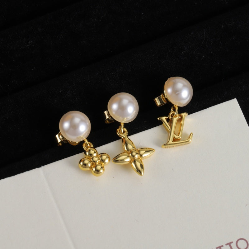 Pearl Flower Earrings Three-piece Set