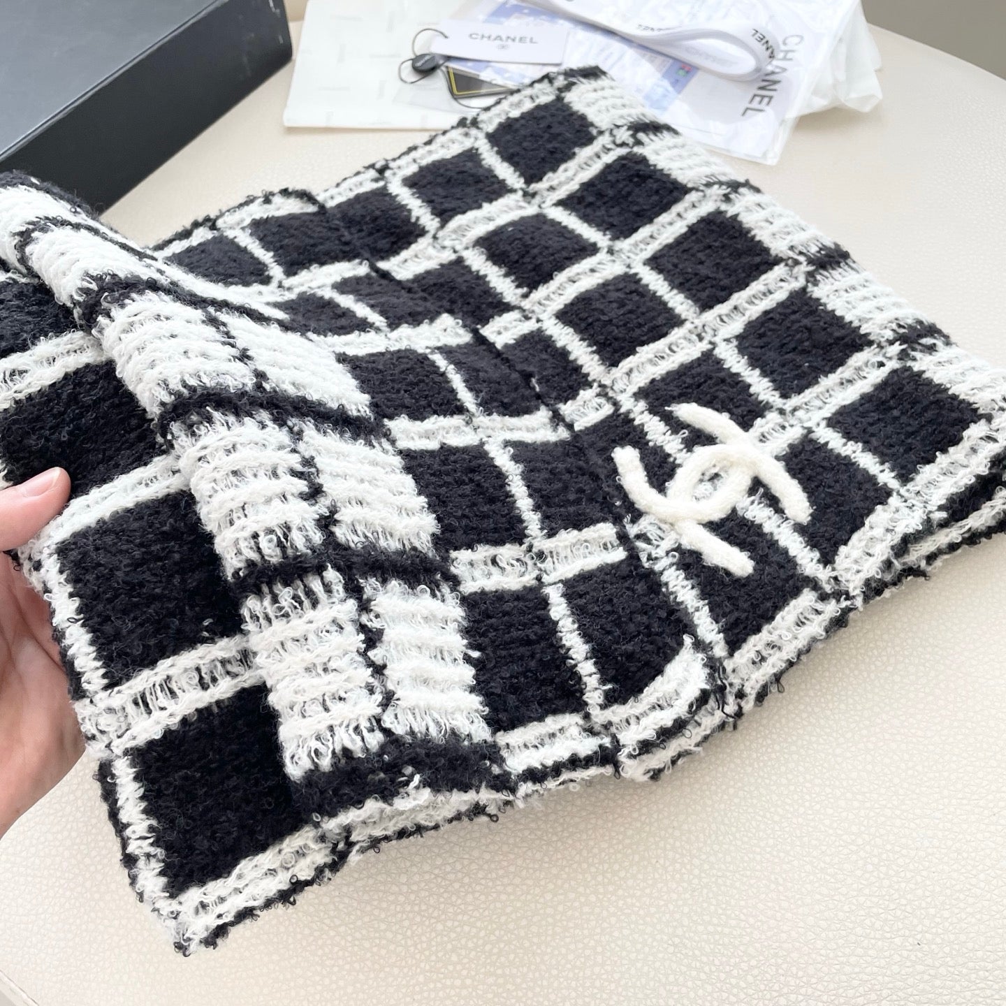 Black white plaid knit double-sided scarf