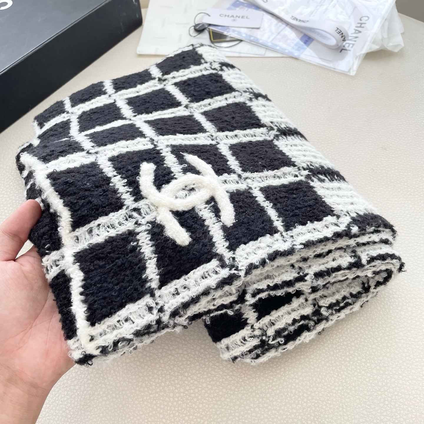 Black white plaid knit double-sided scarf