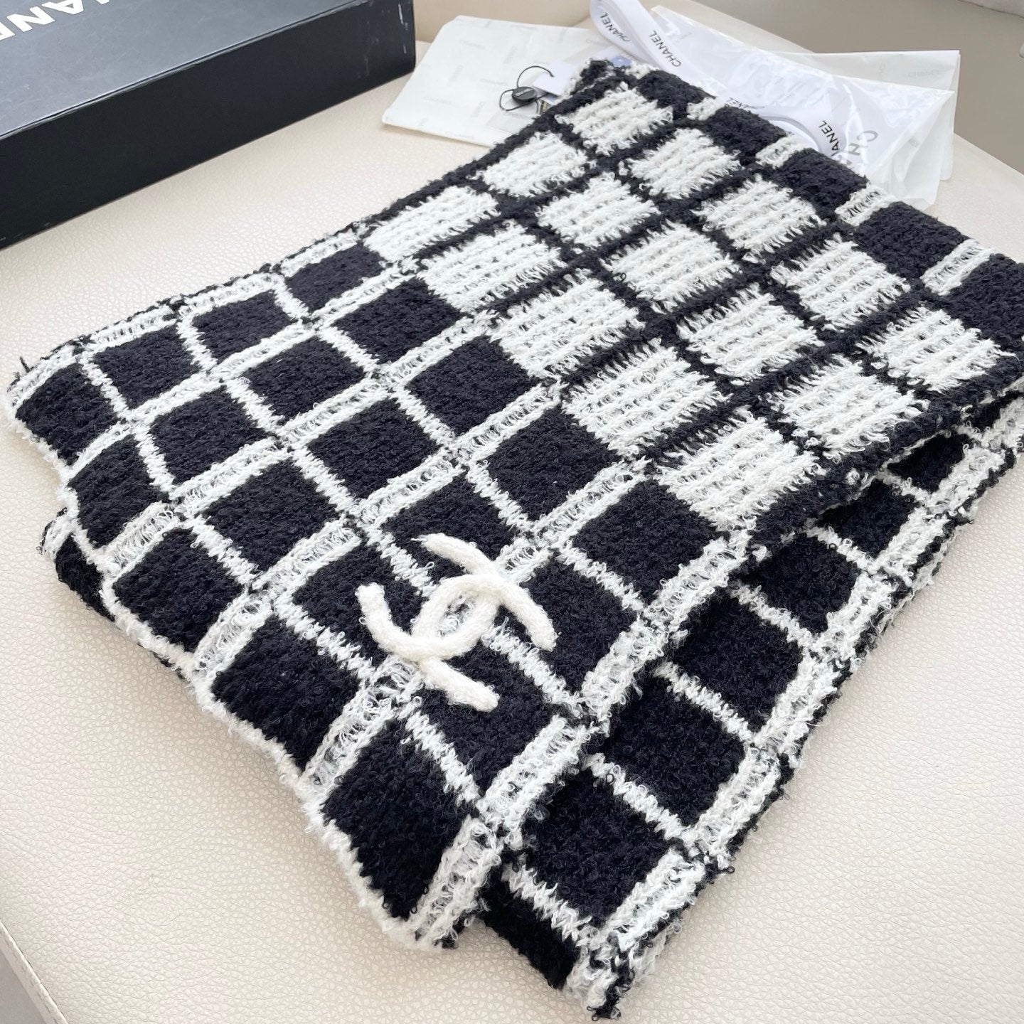 Black white plaid knit double-sided scarf
