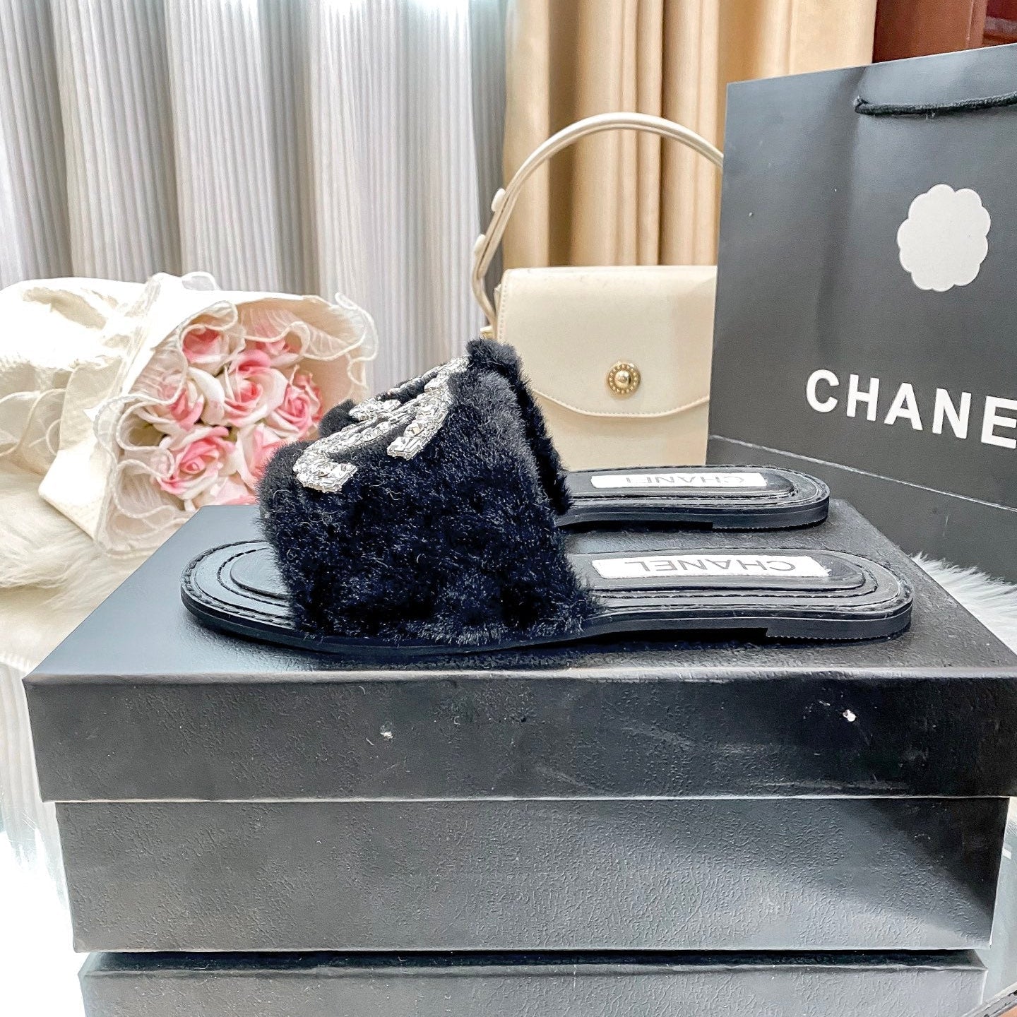 Rhinestone wool slippers