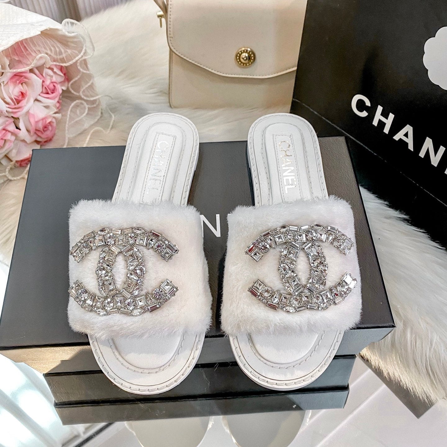 Rhinestone wool slippers