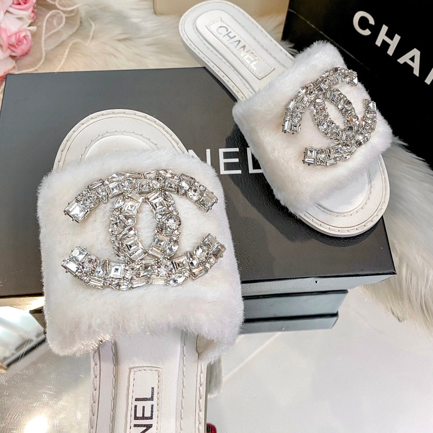 Rhinestone wool slippers