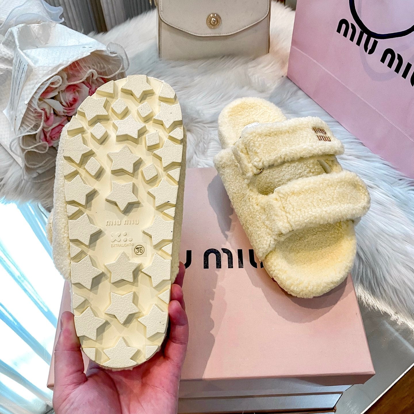 Hook-and-loop Lambswool Slippers