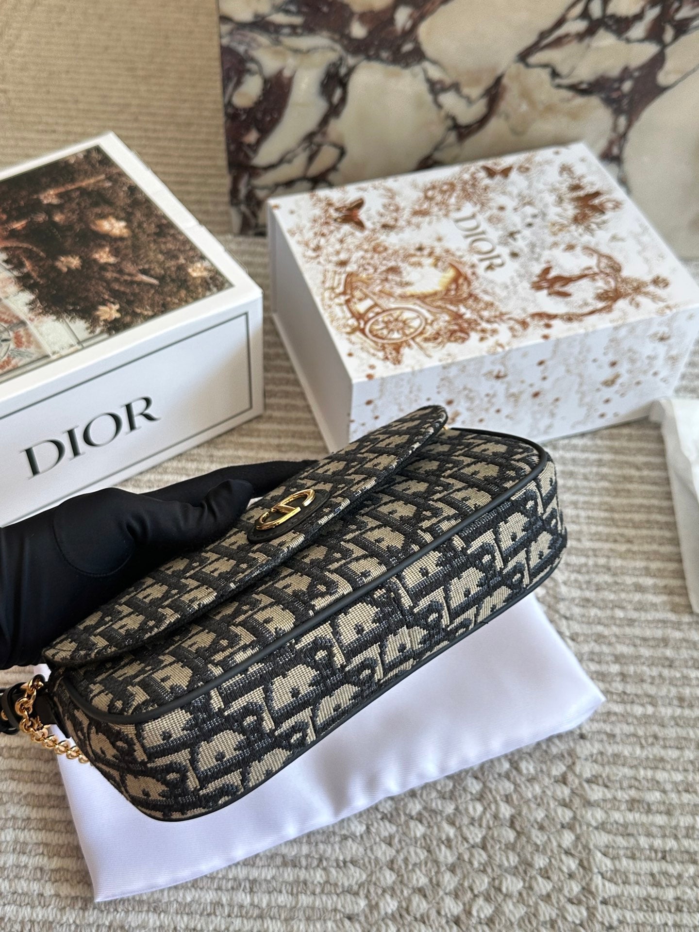 Jacquard Pouch with Chain Bag