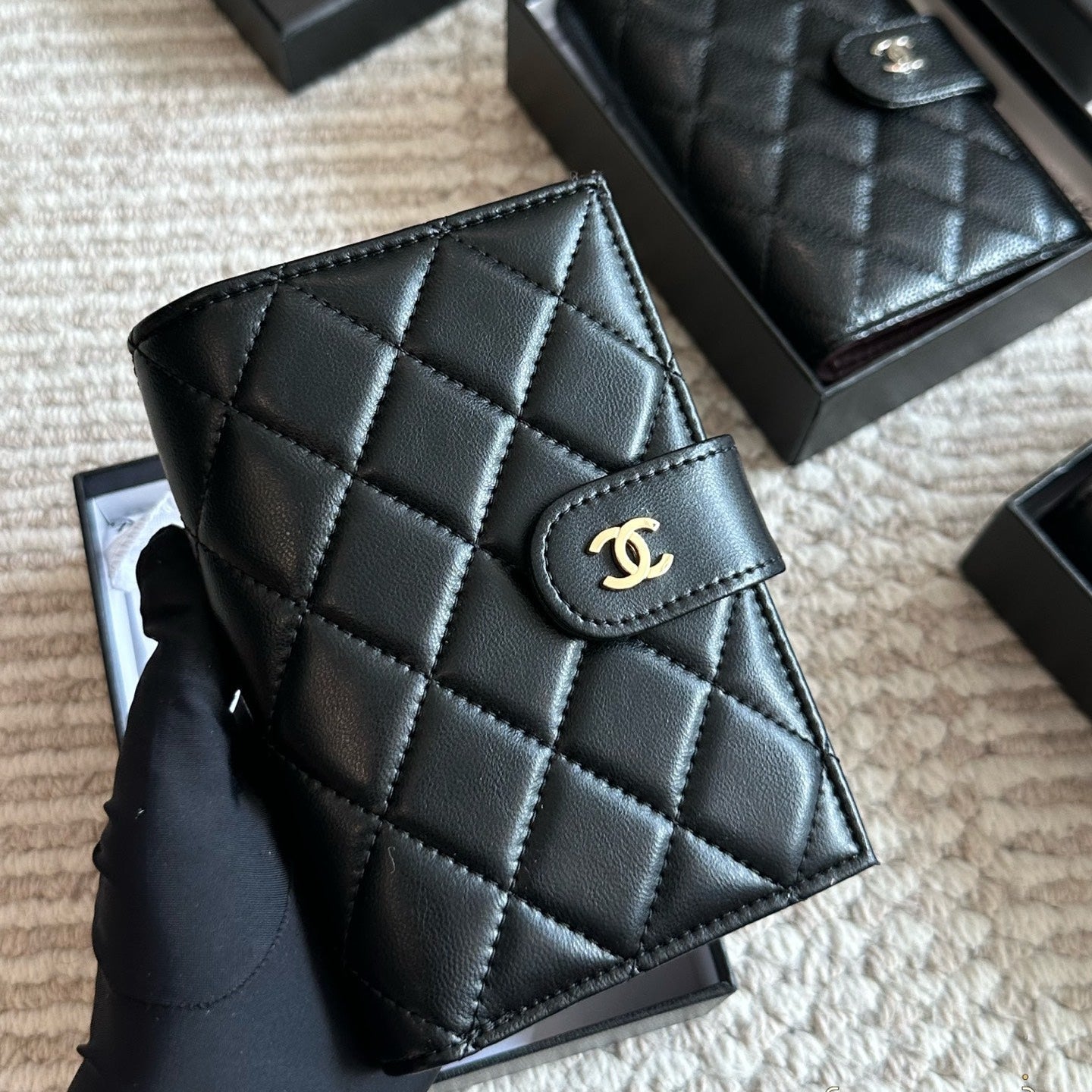 Classic women's leather card holder wallet