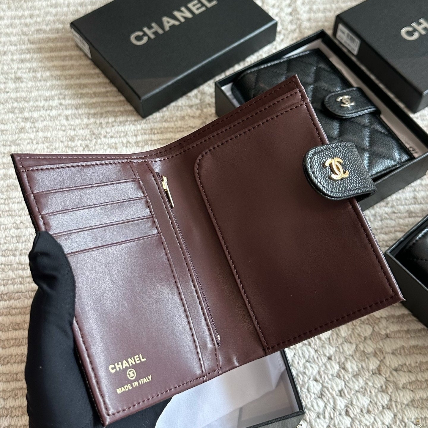 Classic women's leather card holder wallet