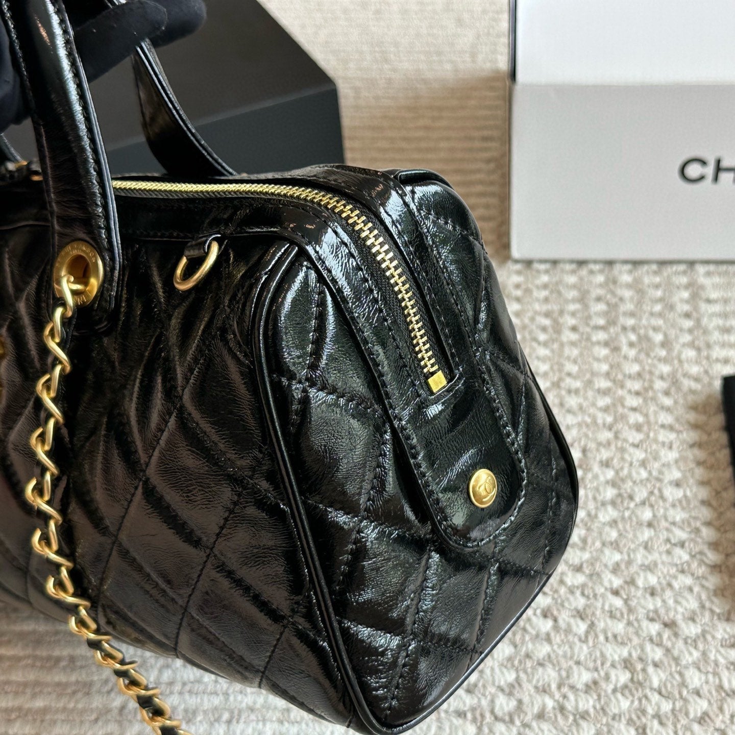 Stylish waxed leather bowling bag