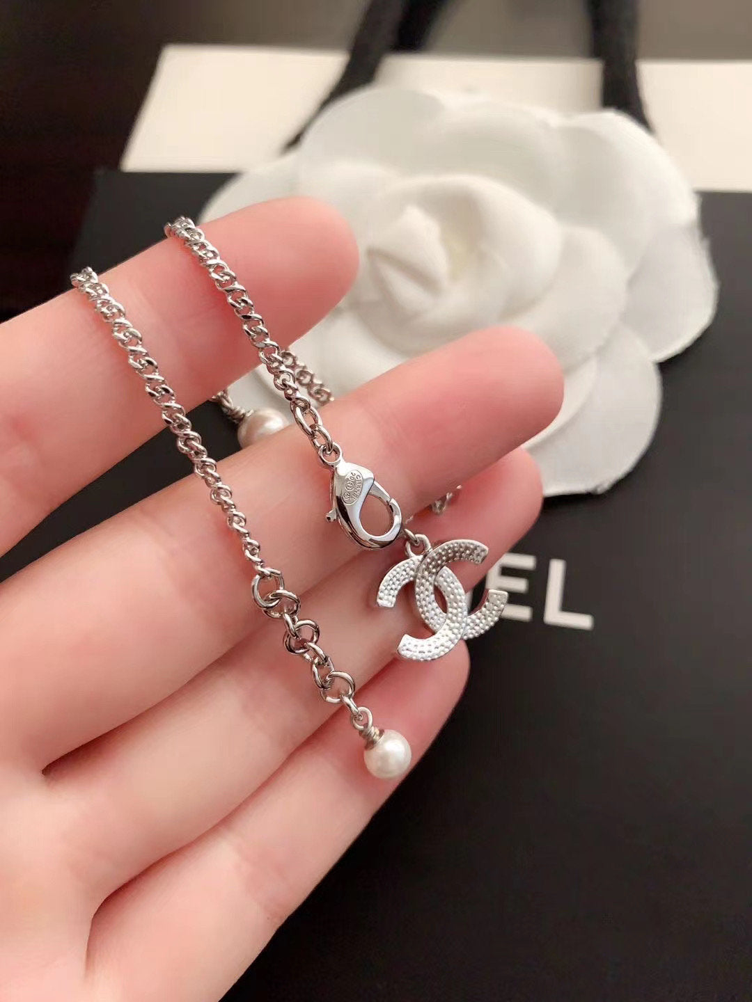 Sparkling Diamond Star Necklace