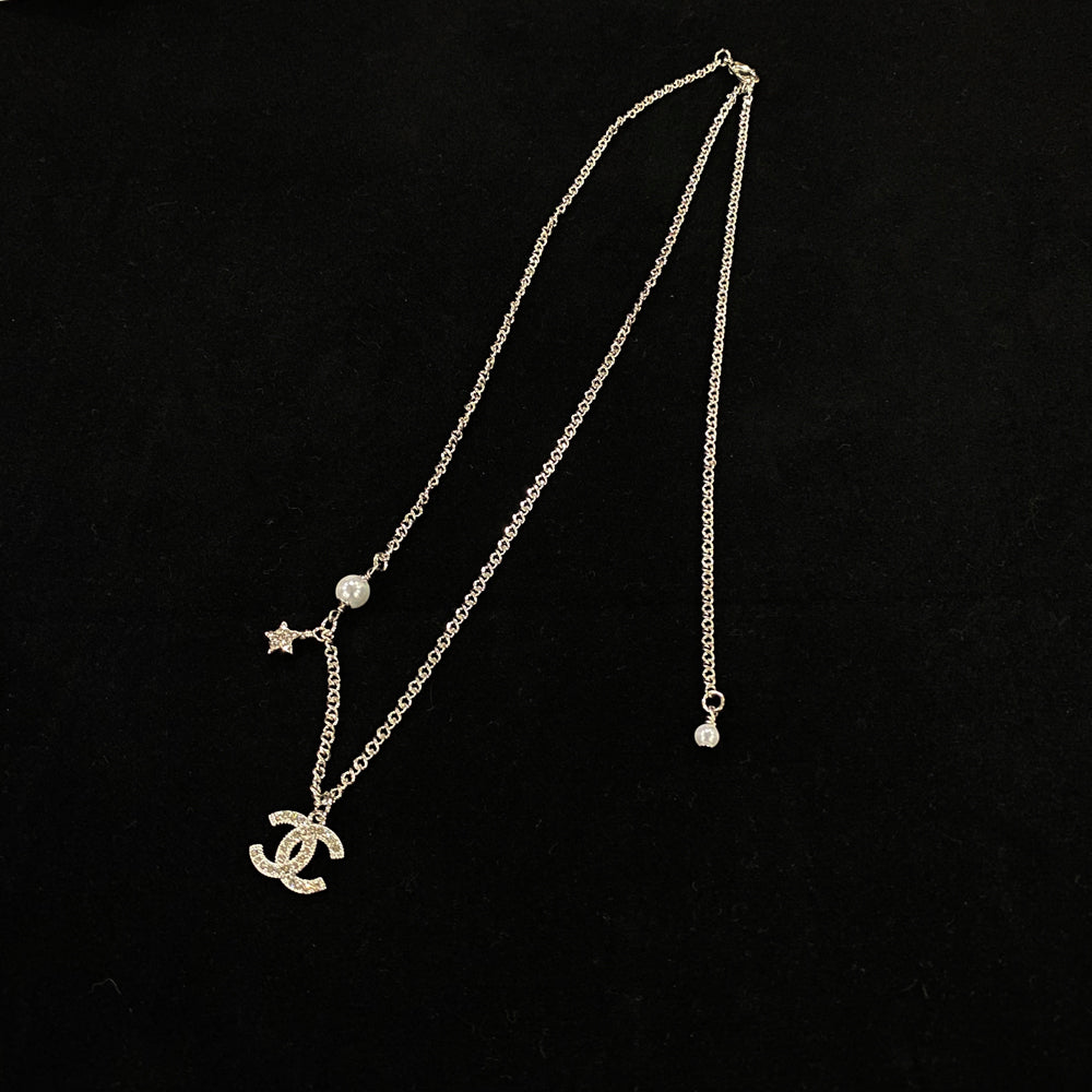 Sparkling Diamond Star Necklace