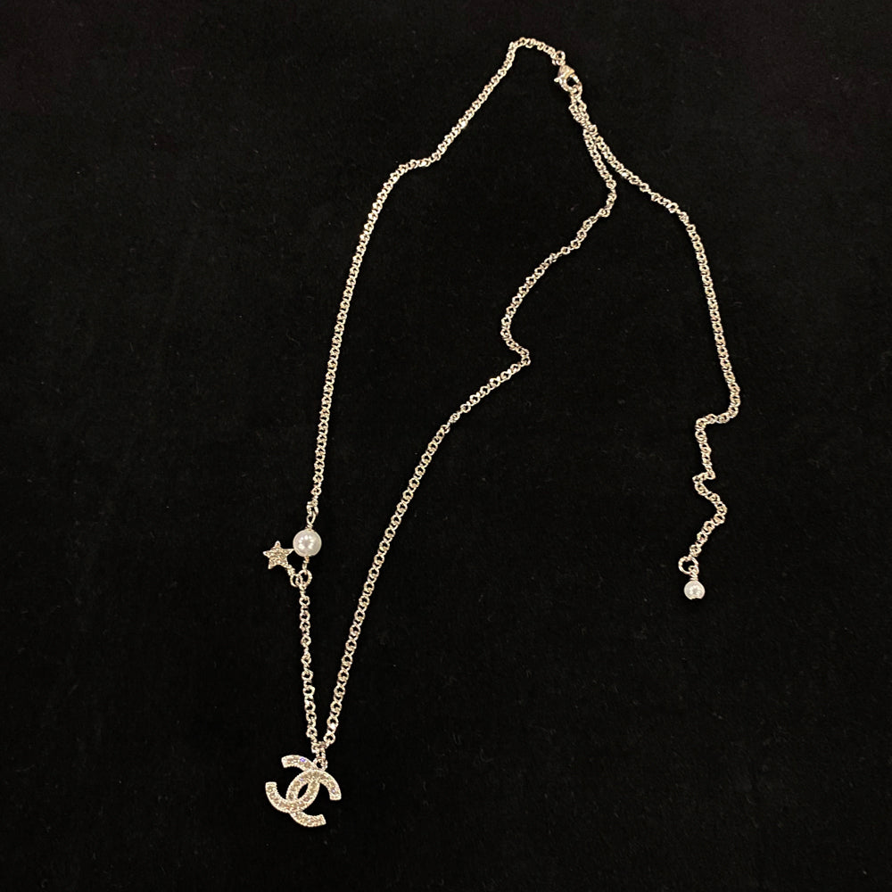 Sparkling Diamond Star Necklace