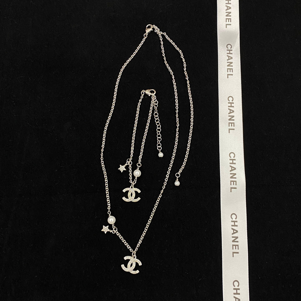 Sparkling Diamond Star Necklace