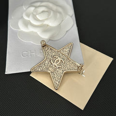 Leather-grained Diamond Star Brooch