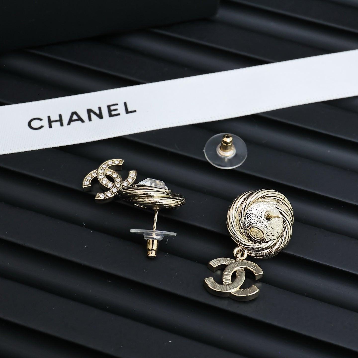 Spinning Thread Diamond Earrings