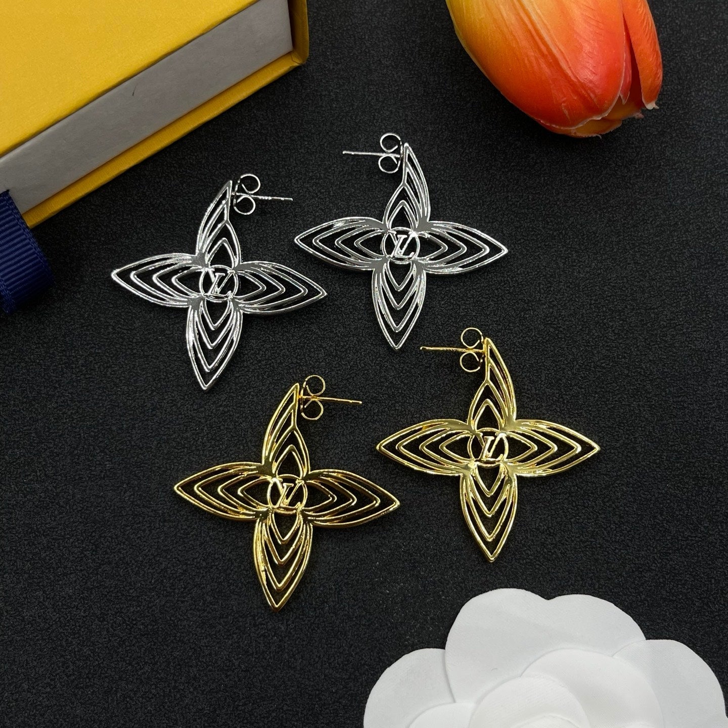 Hollow Flower Earrings