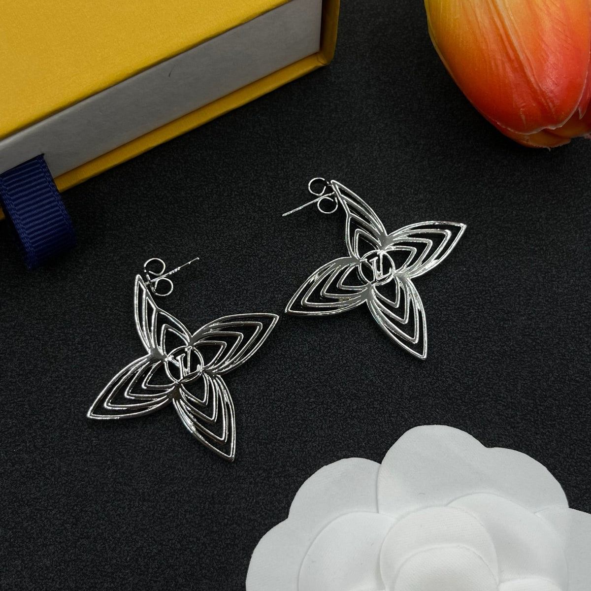 Hollow Flower Earrings