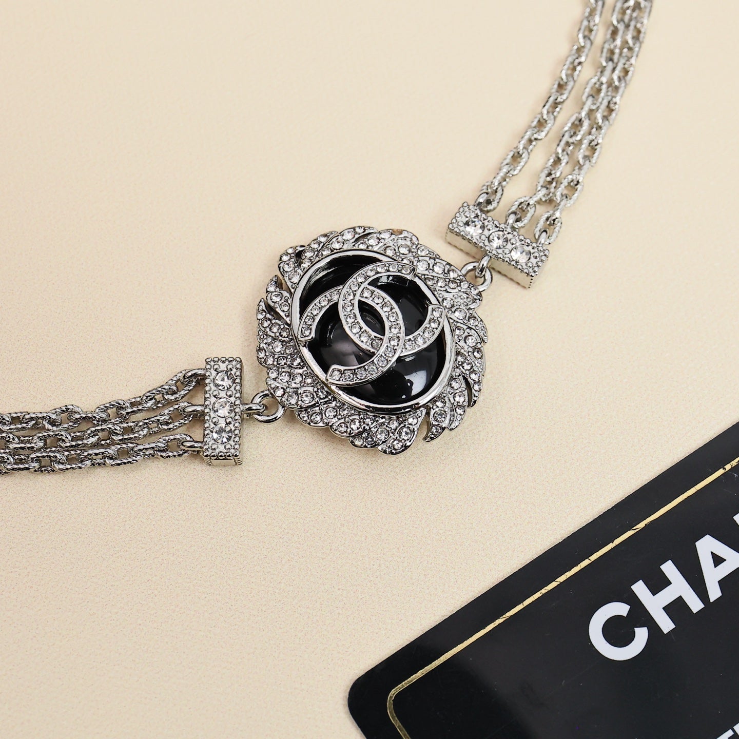 Oval Feather Layered Necklace