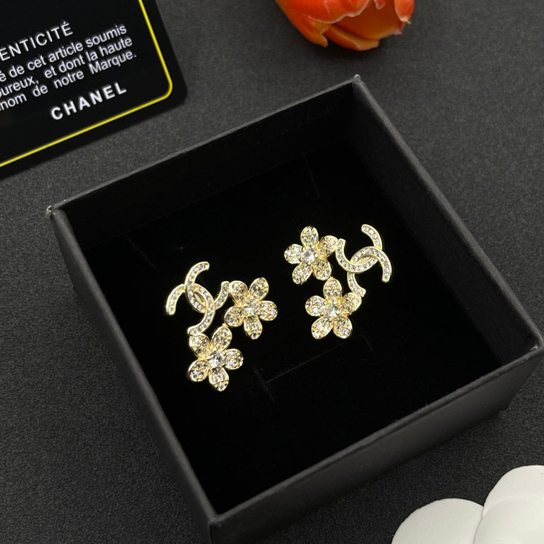 Sparkling Flower Diamond Earrings