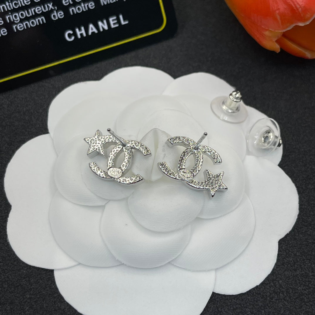 Versatile diamond star earrings