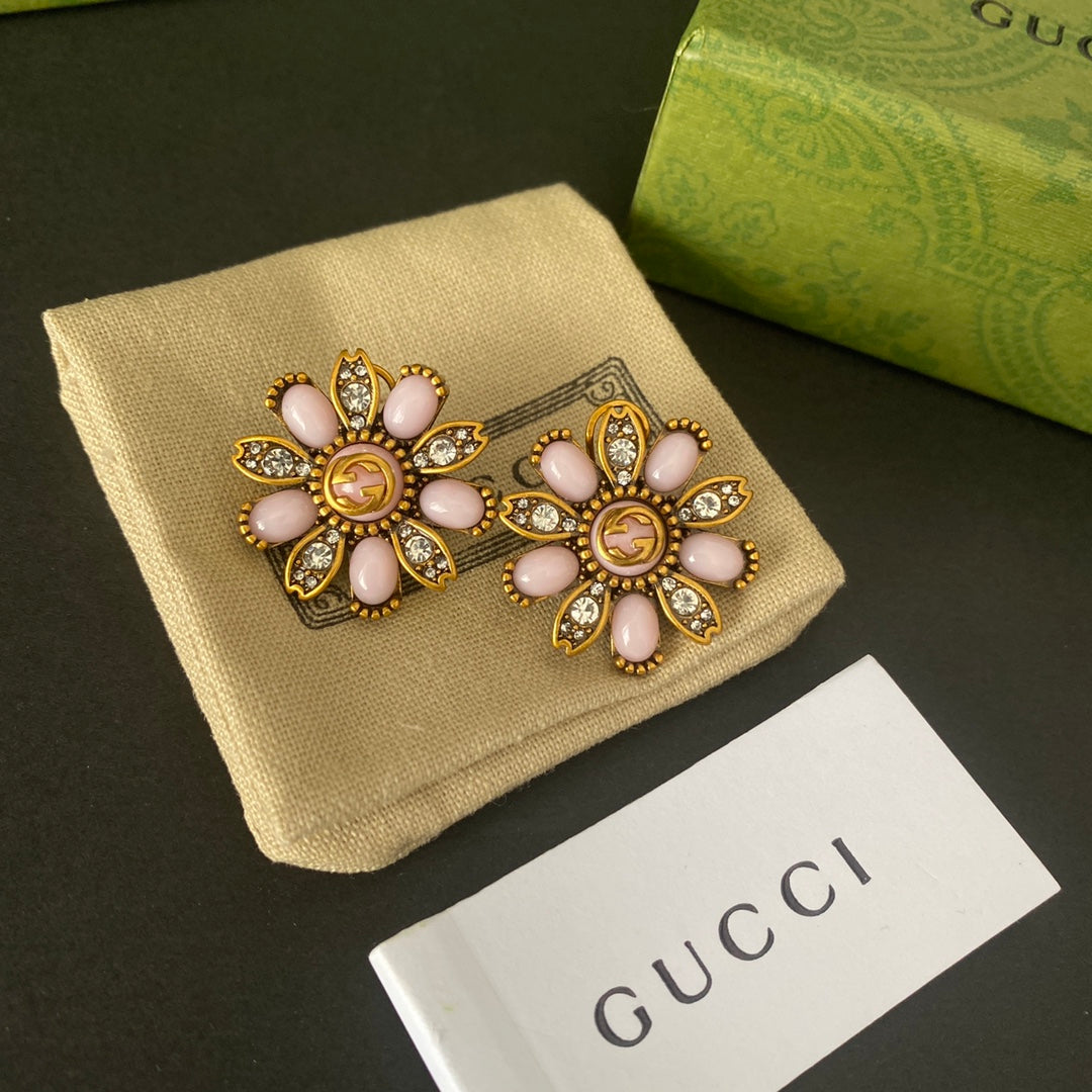 Vintage Resin Flower Earrings