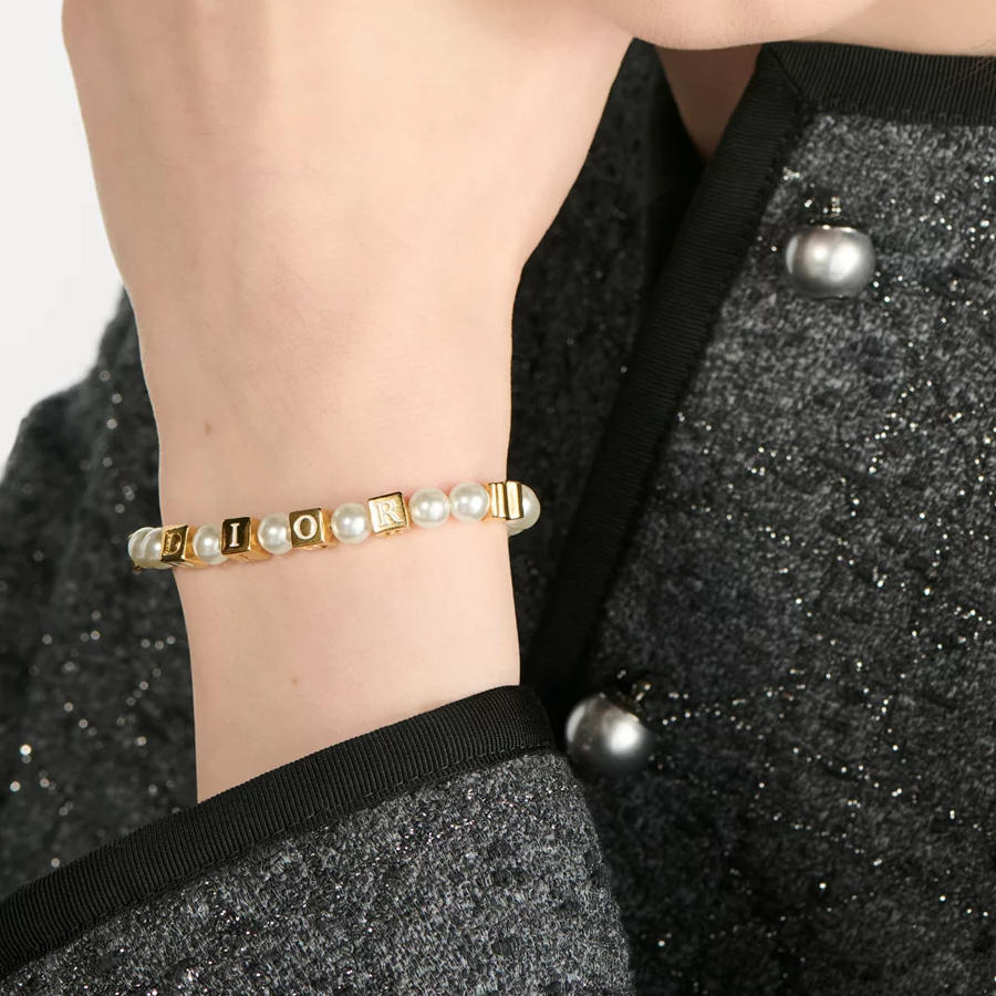 Dice latte lacquer Pearl Bracelet