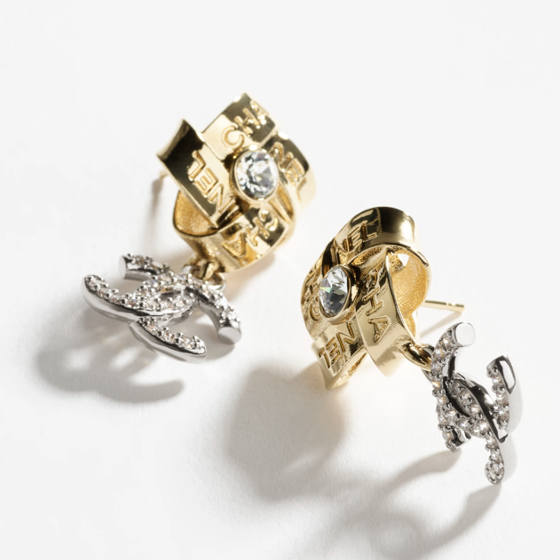 Diamond-shaped Stud Earrings