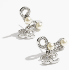 Fashionable Pearl Letter Earrings