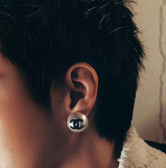 Stylish Enamel Pearl Earrings