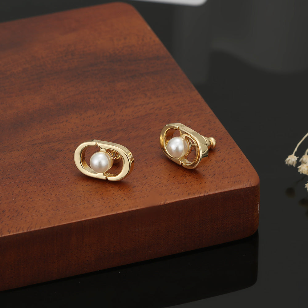 Mini Pearl Earrings